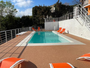 New Villa 6BR Heated Pool Gas BBQ Mountain View